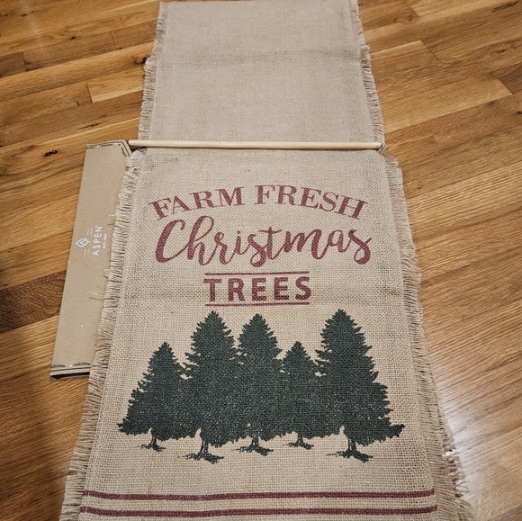 Burlap table runner - Picture 3 of 3